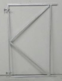 Poortframe 100 cm breed (x 155 cm hoog) + 2 duimen. Verstelbaar ijzeren frame, gegalvaniseerd