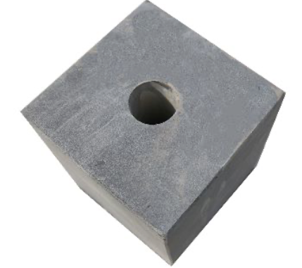 Arduinen sokkels / Blauwe hardsteen / ARD-24 / Buitenzijde: 250x250mm / Facetrand 2mm / Opening: 50mm/ Hoogte: 300mm